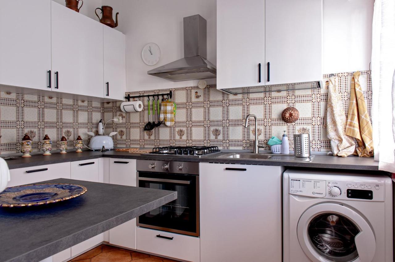 Casina Di Liliana Lägenhet Livorno Exteriör bild