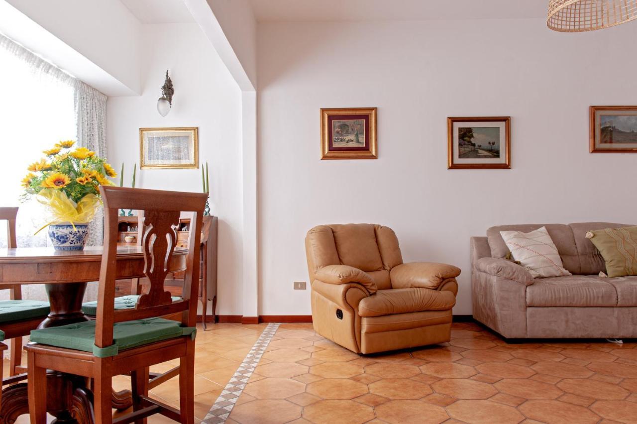 Casina Di Liliana Lägenhet Livorno Exteriör bild